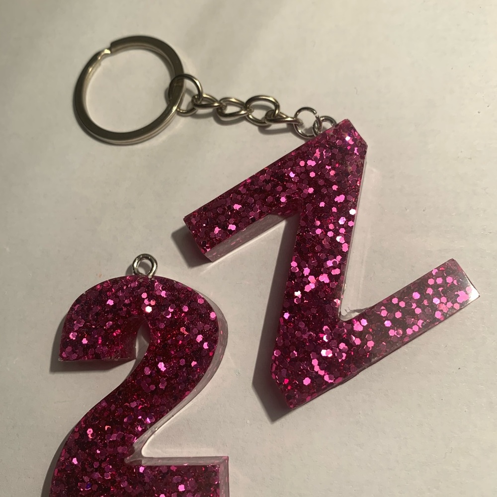 Pink glitter keychains - Picture 3 of 3